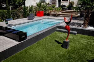 coverseal extérieure ville noir dos, bassin moderne par pisciniste