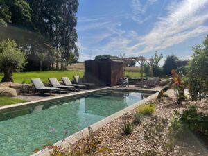 Piscine theix vue coté