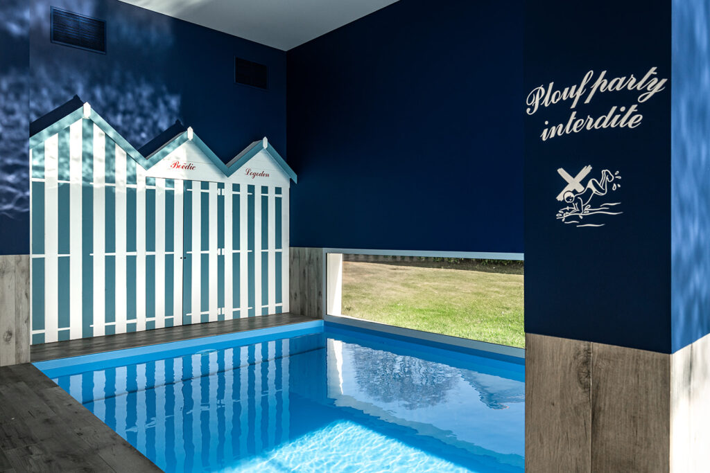 Bassin intérieur dans le Golfe du Morbihan, réalisé par Passion Piscine & Spa